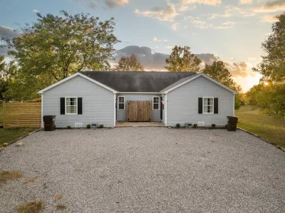 The Luxe/Hot Tub/ Putt Putt/10 Mins Shaker Village Hotels in der Nähe von Harrodsburg Marketplace