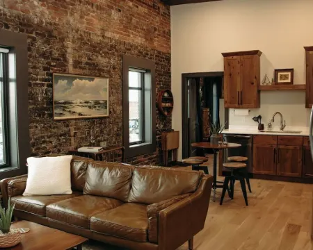 The Aaron is a charming 2-bedroom/ 2 bathroom apartment. Hotels in Grayson County