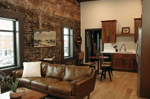 The Aaron is a charming 2-bedroom/ 2 bathroom apartment.