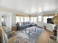 Edgartown Village Home w/ Pool. 4bdrm / 3.5bth Hotels in Edgartown