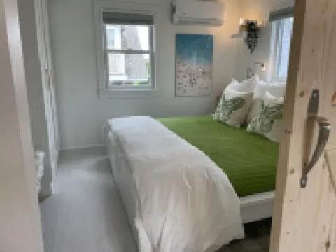 Newly renovated house in Brandt Point, right near town and Children's Beach