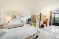 Bastide 350m² renovated, magnificent view of Provencal village