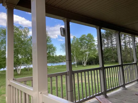 Escanaba River Escape-The Birch Tree Home   Modern 3Br Riverfront Retreat