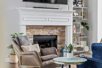 Luxe 5BD Home, Heated Pool, Game Room, King Beds, Family-Friendly