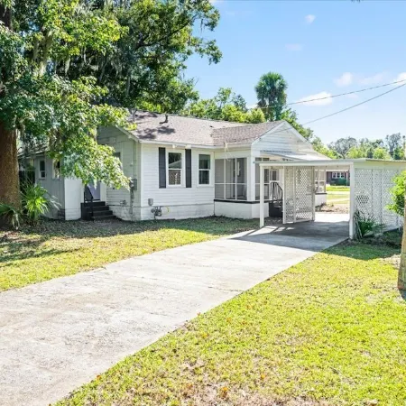 Beautifully restored cottage downtown Historic Brunswick close to golf + beaches