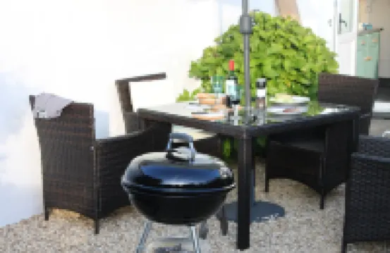 A Delightful 19th Century Beamed Cottage In Trevone Bay, 3 Mins From The Beach