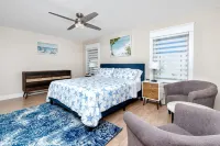 Tastefully updated, Heated Pool, 10 min to Beach!