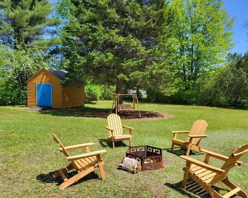 Cozy Errol Home conveniently close to town and with snowmobile access! Hotels in Errol