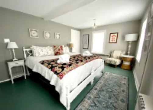 Discover tranquility near Lake Wallenpaupack 16 min