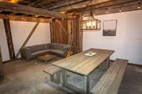The Retreat at August Ciderhouse- Farmstay 5 minutes from Edmonds-Seattle ferry