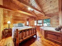 Stay at the Bear Valentine's Day- Fiber Wifi! - Close to Callaway Gardens Hotels in Harris County