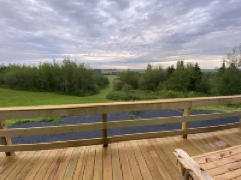 Beautiful Cabin Sleeps 4(up to 6) w/direct access to snowmobile and ATV trails!