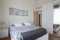 The Traveler's House   (N. CITRA 011015-LT-1230)