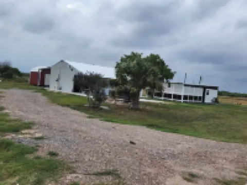 Fisherman’s getaway close to water.  Plenty of room for kayak and boat trailers.