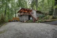 The Honey Pot- peaceful cabin -fireplace and deck