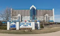 Race-Themed Luxury 7th Floor Texas Motor Speedway Condo - Right on the track!