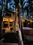 Treehouse With Hot Tub Close to Sunday River!