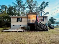 JJ's Lodge: Fisherman’s & Hunters Getaway
