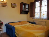 ORANGE APARTMENT in Poggio alla Cavalla farmhouse in the heart of Tuscany
