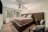 Beautiful 1920s Historic Home with Screened Porch‼️ Hotels in Grosse Pointe Park