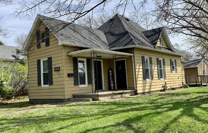Newly Renovated and Ideally Located Near Campus and Downtown. High speed Wifi