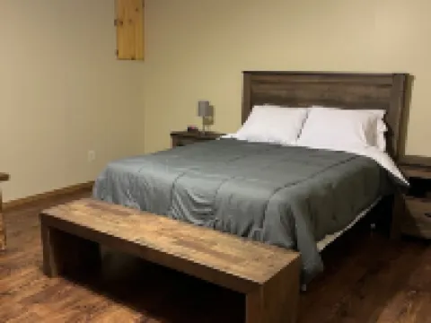 Cozy 3 story Log Cabin with space for the entire family and an amazing view โรงแรมในJackson County