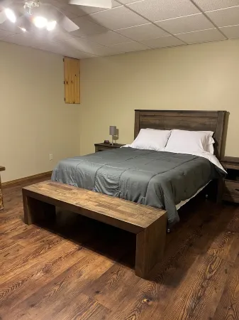 Cozy 3 story Log Cabin with space for the entire family and an amazing view