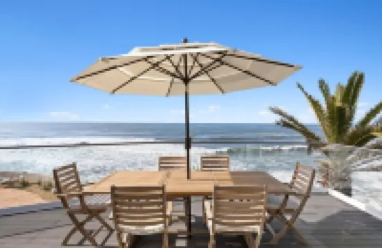 Beachfront Windansea Escape ideal for families