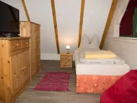 House 80sqm WFL, 400sqm Alleingrounds McPom Neukalen at Kummerower See Hotels in Neukalen