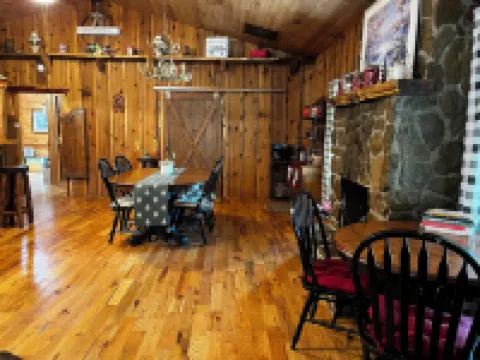 Cabin Creek Ranch/Experience the Country!  Silver Dollar City, Branson and more.