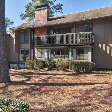Golf front condo, walk to the Cradle, driving range, 91st hole or pro shop.