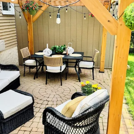 4-bdr house Boalsburg with AC, WiFi, Sauna and Bar 10 min from Beaver Stadium!