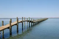 AlloWaves-Luxury Townhome w/ POOL & FISHING PIER