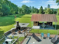 Gorgeous large home in a quiet area. 3 miles from Cooperstown & 7  from the Park
