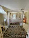 Apartment in historic harbor overlooking the harbor Hotels near Roger Williams University