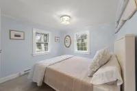 Close to Beach Renovated Dog Friendly Cape Cottage