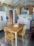 Cardinal Cottage: Cozy Rustic Lakefront Escape at the Pier, Perfect for 5!