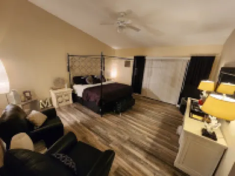 LAKESIDE REMODELED RETREAT MINUTES FROM SPRING TRAINING!!!! Hotels in Avondale