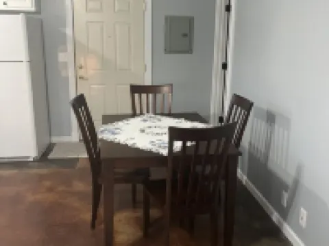 Cozy 1-bedroom house in charming West Point with AC, WiFi 克萊縣酒店