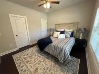 UGA College Football Playoff 5 Bedroom DAWG HOUSE!!! Hotels near Georgia Square Mall