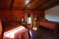 Rural house el recess, has a large area, with games for the little ones