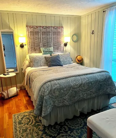 The Poolside Villa- 2Queen Bd, Lake Keowee, Golf,Hike,Waterfalls, Near Clemson,