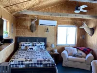Big  Medicine  Ranch - Rustic Sunrise Cabin - Catskills Hotels in Catskill