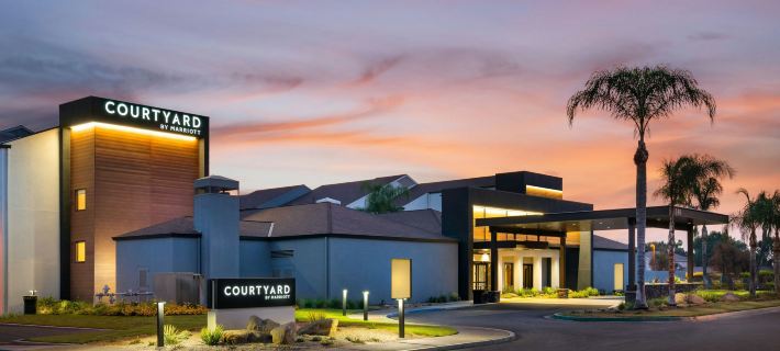 Courtyard Fresno Hotels in Fresno