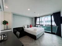 14 Sathorn Hotel - balcony