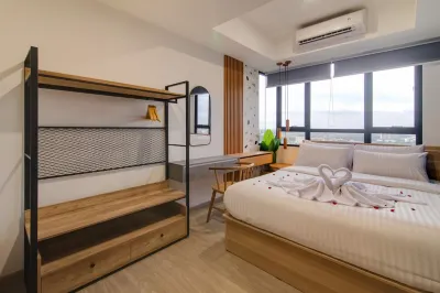 2BR Collins W/ Pool