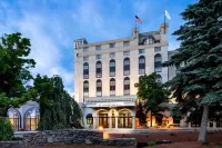 Doubletree by Hilton Nashua Hotels near Holman Stadium
