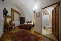 Arch Palace