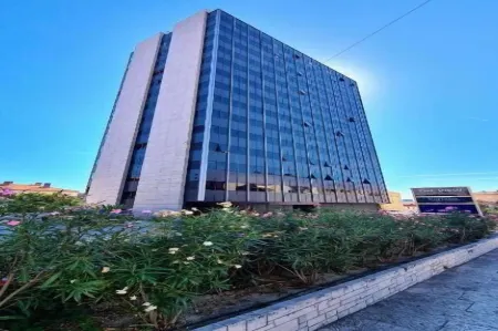 Apinelo Tower Rooms Отели рядом с достопримечательностью «Храм Юпитера»