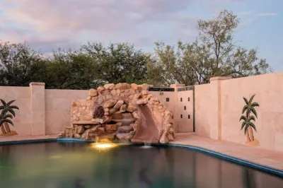West side, heated pool (with fee), family house!